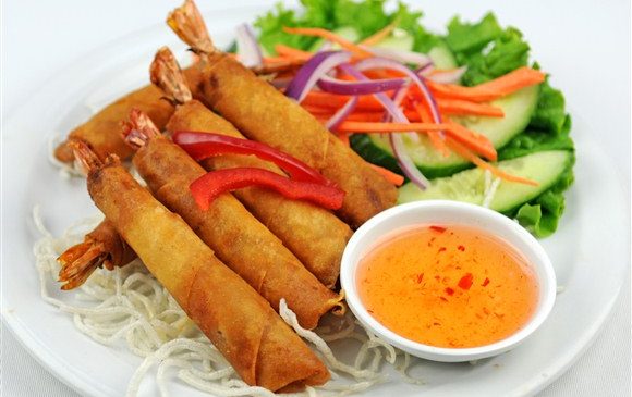 Thai appetizer Shrimp roll
